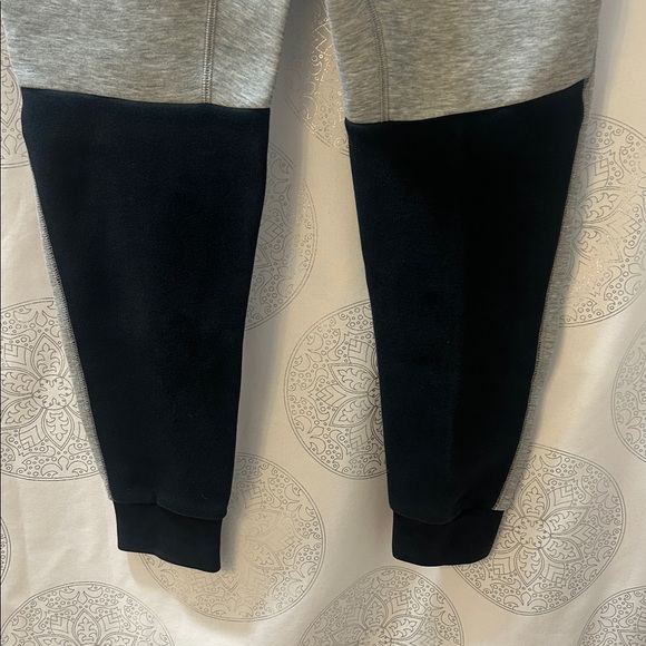 Nike Tech Fleece Joggers Men’s Gray and Black Sweatpants XS - Picture 9 of 15